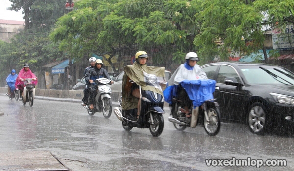Thay vỏ xe gì cho xe máy khi mùa mưa đến - 1
